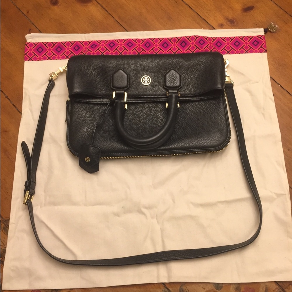 BLACK TORY BURCH ROBINSON LEATHER CROSSBODY BAG